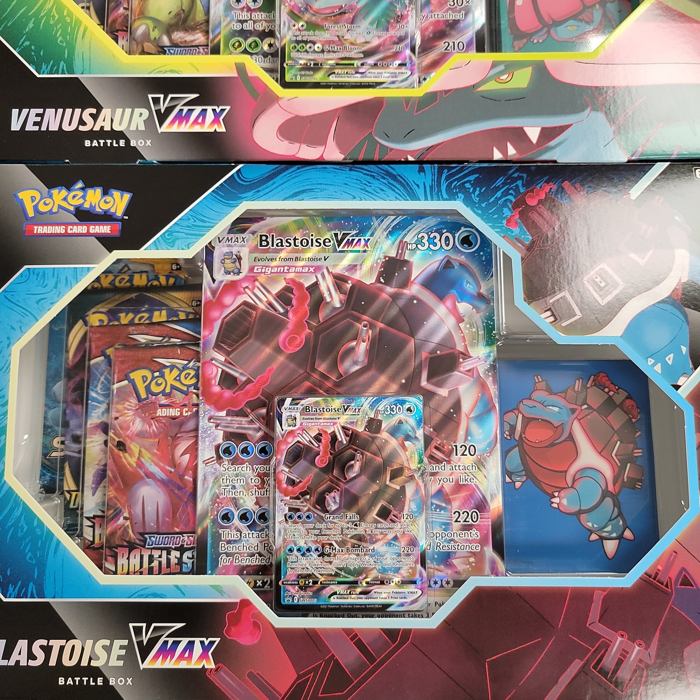 Pokémon Battle Styles Vmax Box (Blastoise or Venusaur)